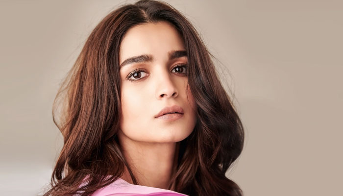 <p>Alia Bhatt को उम्र भर रहेगा अपनी इस भूल का पछतावा जानिए ऐसा क्या किया</p>